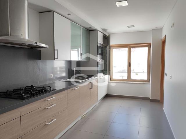 Apartamento venda em Almada, Setúbal