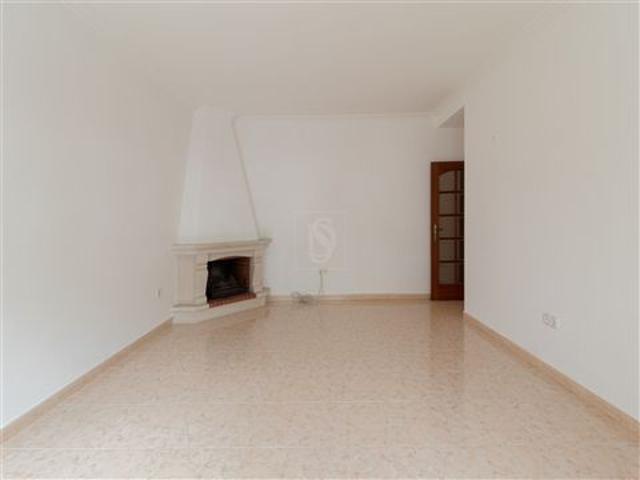 Apartamento alugar em Vila Chã, Santo António da Charneca