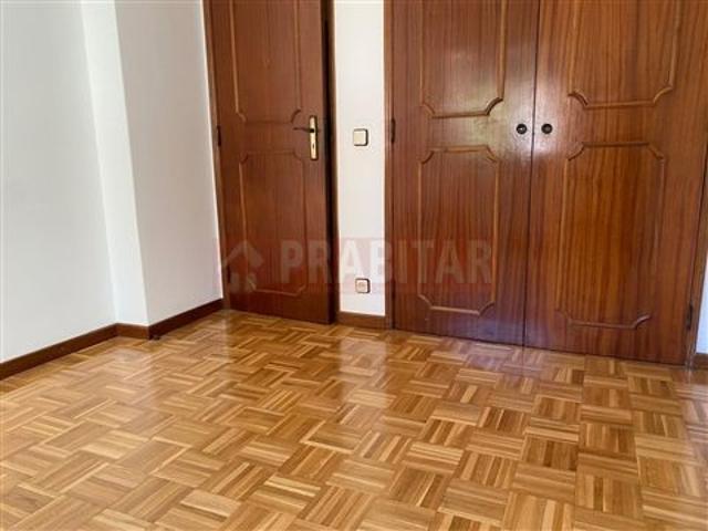 Apartamento alugar em Coimbra (Sé Nova, Santa Cruz, Almedina e São Bartolomeu), Coimbra
