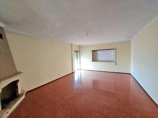 Apartamento alugar em Santiago de Besteiros, Tondela