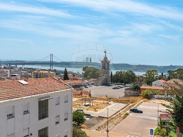 Apartamento venda em Bairro 2 de Maio, Lisboa