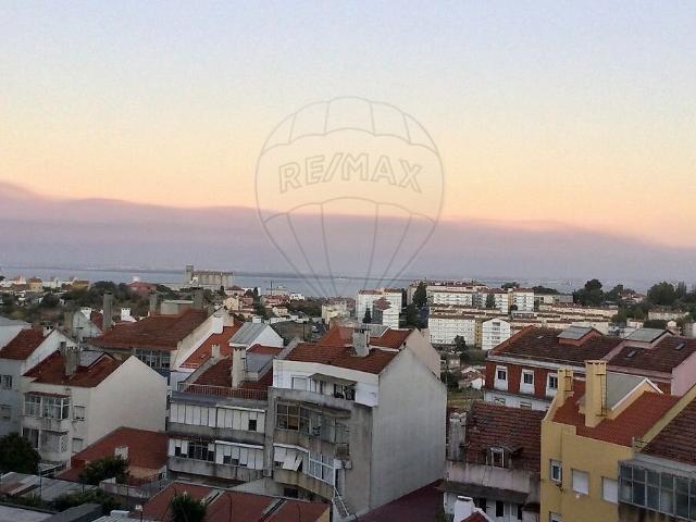 Apartamento venda em Picheleira, Lisboa