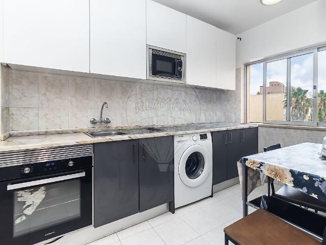 Apartamento venda em Alcaniça, Almada