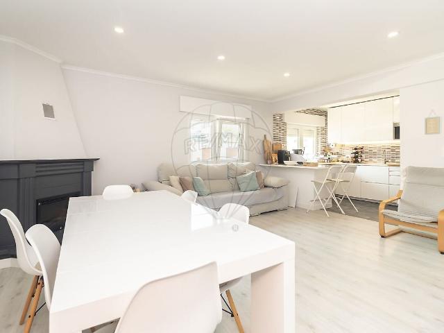 Apartamento venda em Vale de Milhaços, Seixal