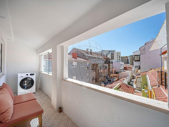 Apartamento venda em Área Residencial de Capuchos, Funchalinho, Casas Velhas, Pilotos, Vila Nova de Caparica, Casalinho, Almada