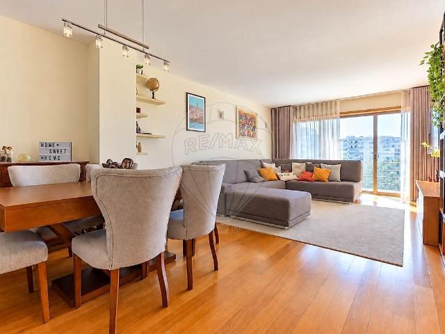 Apartamento venda em Mouteira, Porto