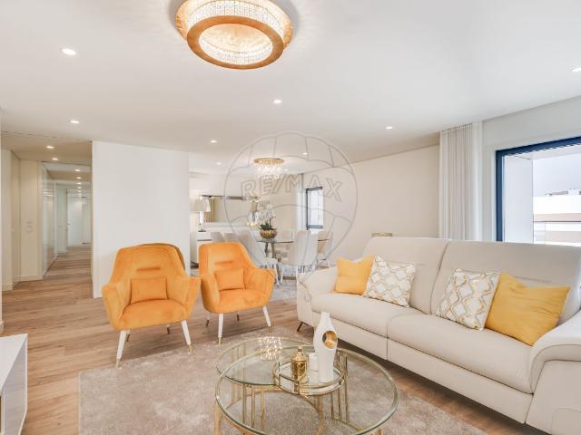 Apartamento venda em Santiago Dos Velhos, Lisboa