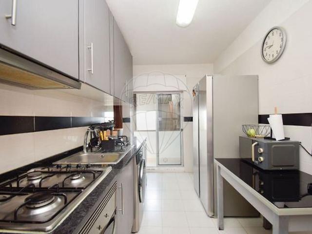 Apartamento venda em Mina de Água, Amadora