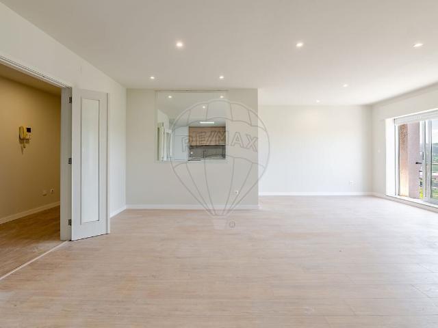Apartamento venda em Paredes
