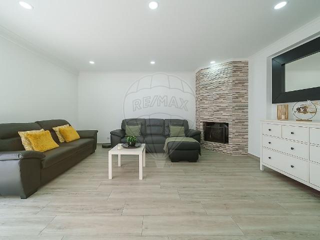 Apartamento venda em Rio de Mouro, Lisboa