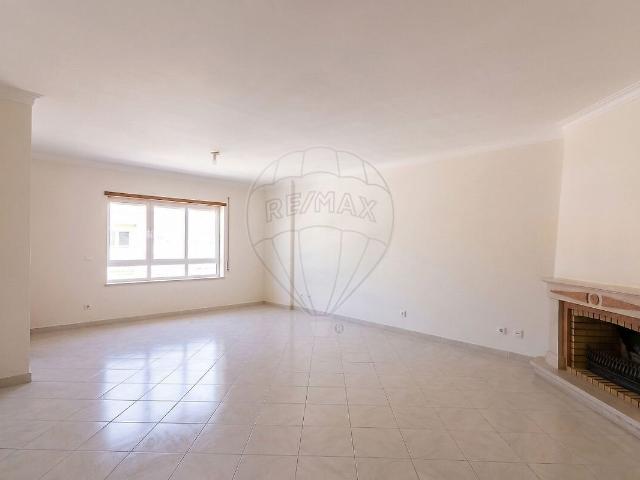 Apartamento venda em Rinchoa, Rio de Mouro
