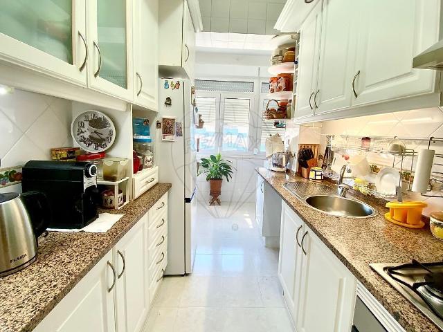 Apartamento venda em Alto do Chapeleiro, Lisboa