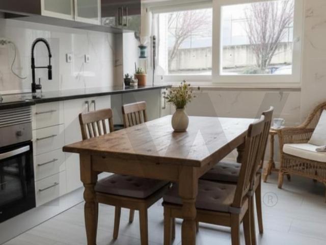 Apartamento venda em Almada, Setúbal