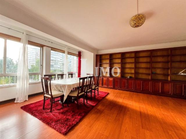 Apartamento alugar em Núcleo Urbano Histórico de Oeiras, Oeiras
