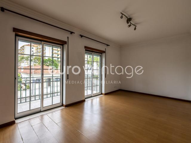 Apartamento venda em Cruz d'Areia, Leiria