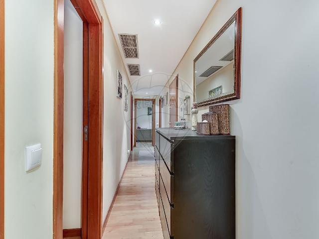 Apartamento venda em Santiago Dos Velhos, Lisboa