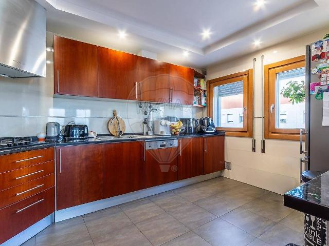 Apartamento venda em Santiago Dos Velhos, Lisboa