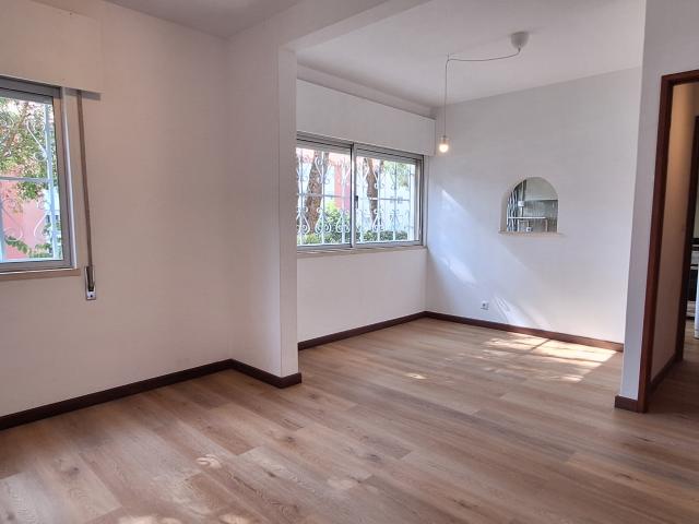 Apartamento alugar em Núcleo Urbano Histórico de Oeiras, Oeiras
