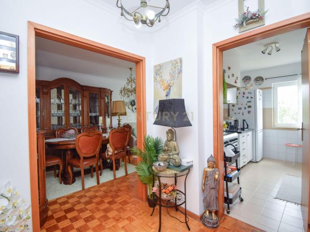 Apartamento venda em Alcaniça, Almada