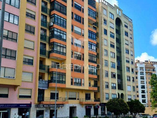 Apartamento venda em Massamá, Massamá e Monte Abraão