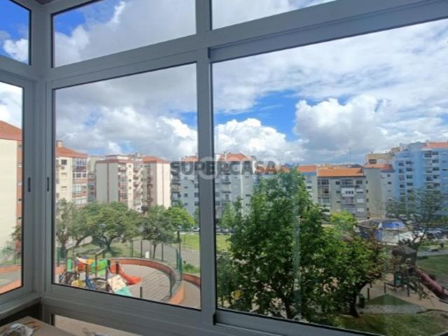 Casa venda em Damaia, Amadora