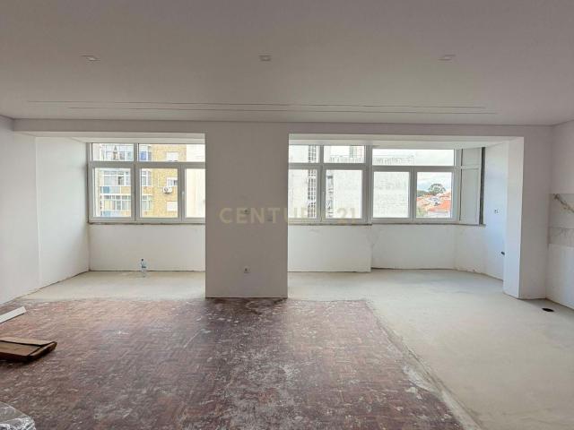 Apartamento venda em Almada, Setúbal