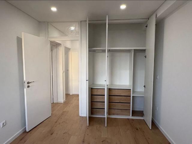 Apartamento alugar em Porto, Aldoar