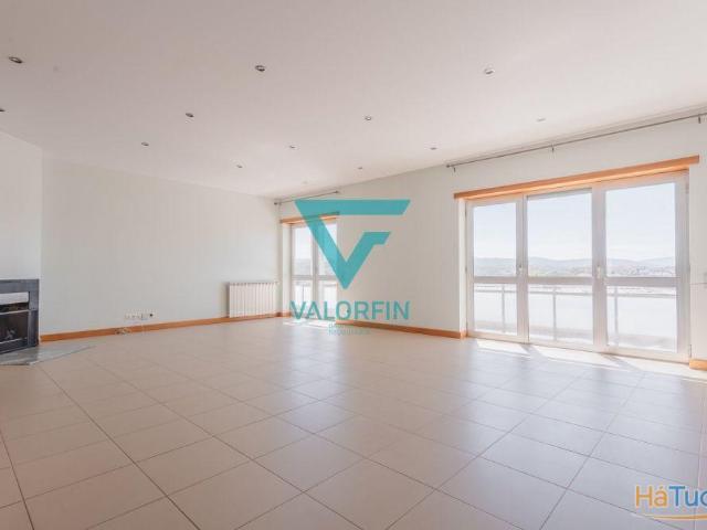 Apartamento venda em Batalha, Leiria