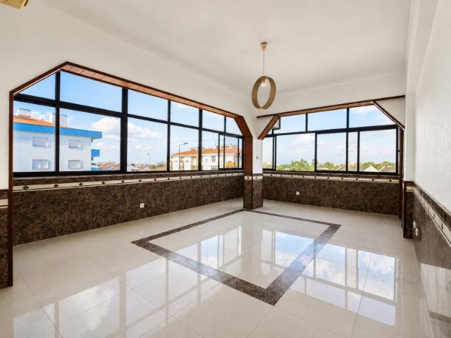 Apartamento venda em Seixal, Setúbal