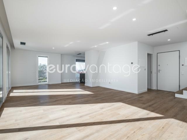 Apartamento venda em Cruz d'Areia, Leiria