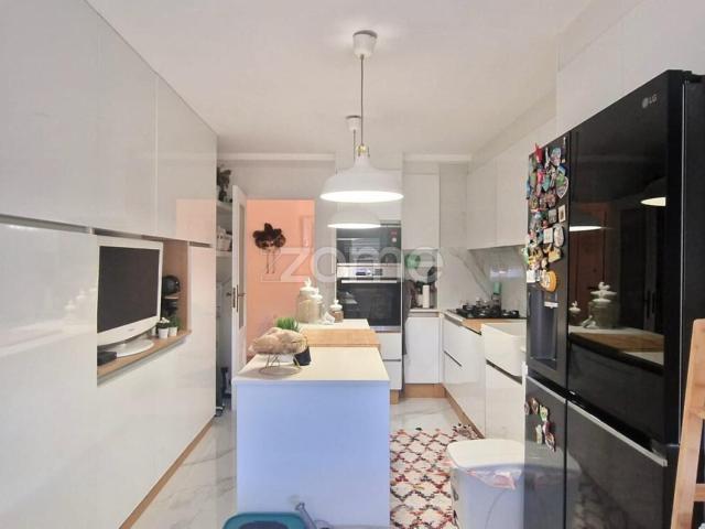 Apartamento venda em Santa Cruz/Trindade e Sanjurge, Chaves