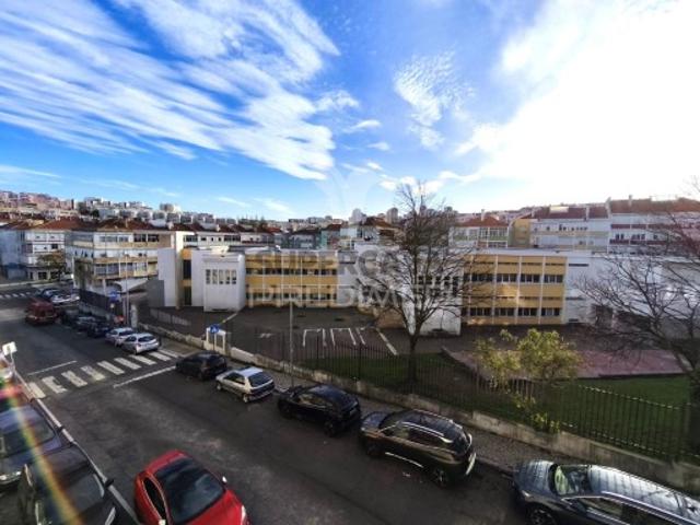 Casa venda em Damaia, Amadora