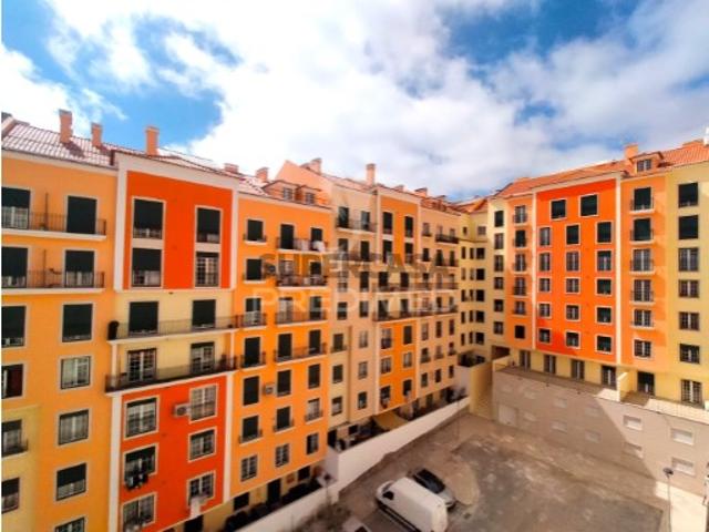 Casa venda em Amadora, Urbanização do Neudel