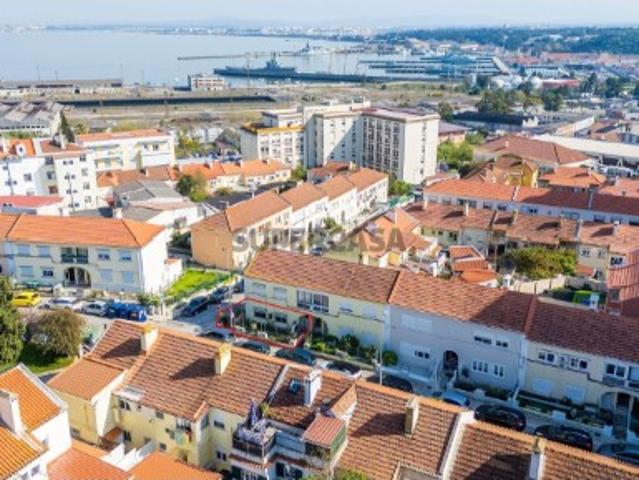 Casa venda em Cacilhas, Almada