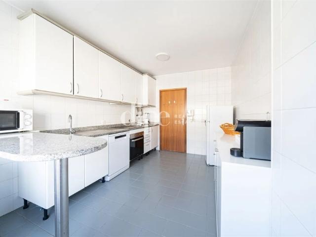 Apartamento alugar em Oliveira, São Paio e São Sebastião, Guimarães