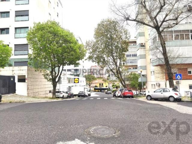 Casa venda em Bairro de Santa Cruz de Benfica, Lisboa
