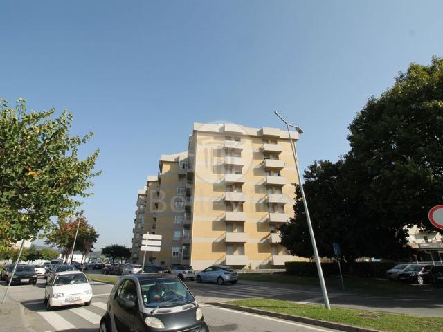 Apartamento alugar em Vila Frescainha (São Pedro), Arcozelo