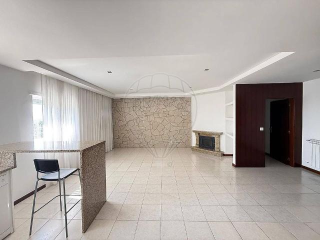 Apartamento alugar em Frecheiro, Amares