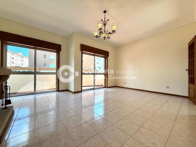 Apartamento alugar em Vila Frescainha (São Pedro), Arcozelo