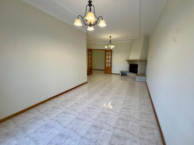 Apartamento alugar em Póvoa De Lanhoso, Braga