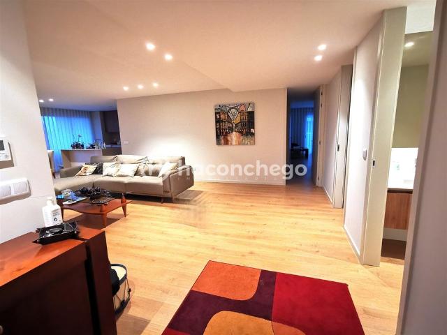 Apartamento alugar em Vila Frescainha (São Pedro), Arcozelo