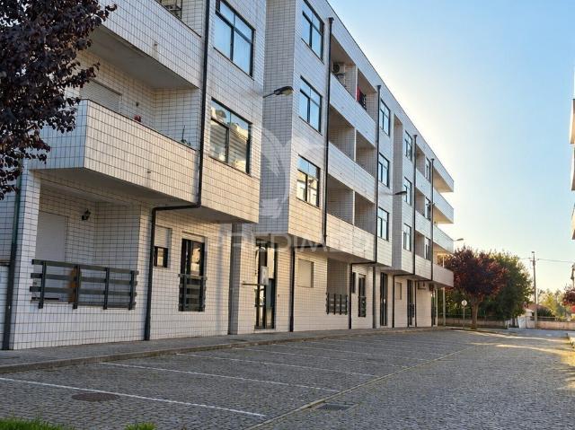 Apartamento venda em Carrezedo, Vila Nova de Famalicão