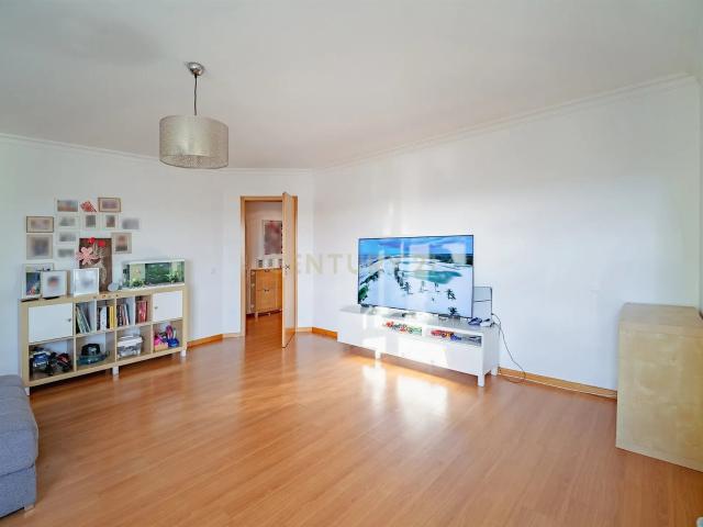 Apartamento venda em Alembrança, Almada