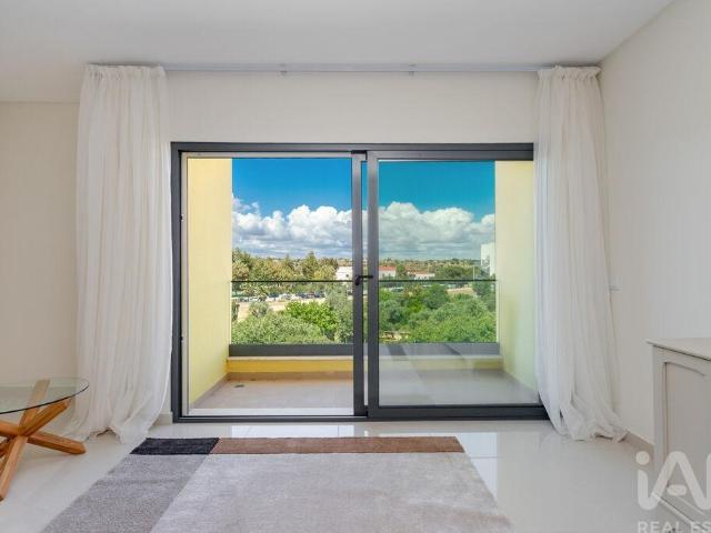 Apartamento venda em Lagoa, Faro