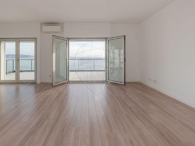 Apartamento alugar em Núcleo Urbano Histórico de Oeiras, Oeiras