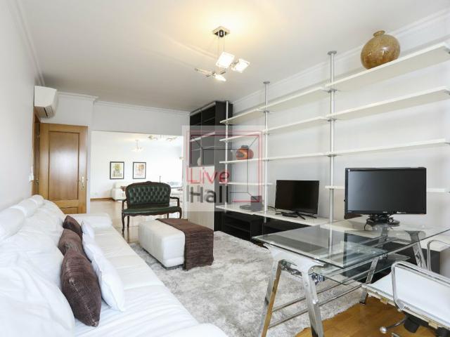 Apartamento alugar em Núcleo Urbano Histórico de Oeiras, Oeiras