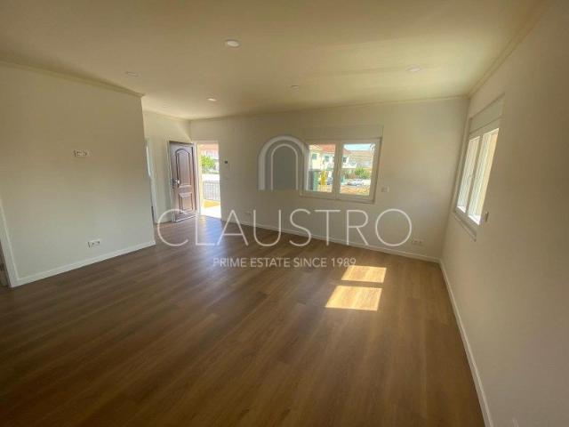Apartamento alugar em Santiago Dos Velhos, Lisboa