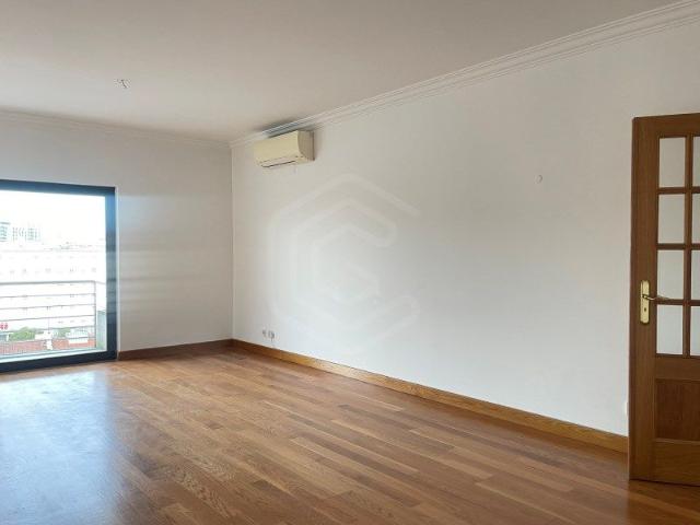 Apartamento alugar em Lisboa