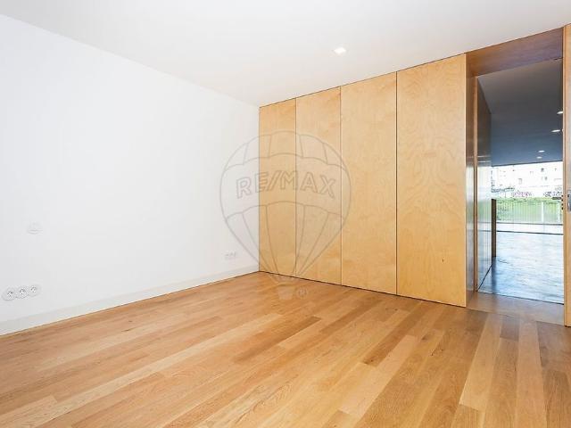 Apartamento alugar em Bairro dos Alfinetes, Lisboa