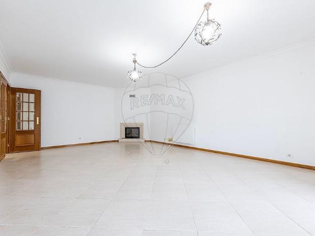 Apartamento alugar em Idanha, Sintra